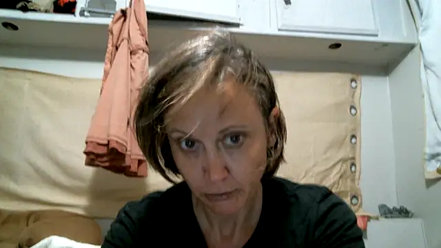 Snapshot of SexyB214 chatting on 07-12-26, 03:30 SexyB214 online show from 07-12-26, 03:30
