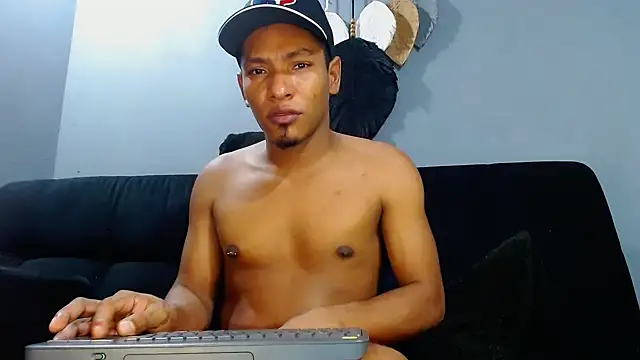 Snapshot of Grandeygruesa1 chatting on 12-18-24, 08:53 Grandeygruesa1 online show from 12-18-24, 08:53