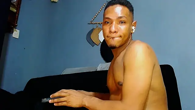 Snapshot of Grandeygruesa1 chatting on 02-12-25, 12:44 Grandeygruesa1 online show from 02-12-25, 12:44