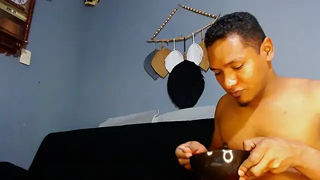 Snapshot of Grandeygruesa1 chatting on 03-05-25, 10:10 Grandeygruesa1 online show from 03-05-25, 10:10
