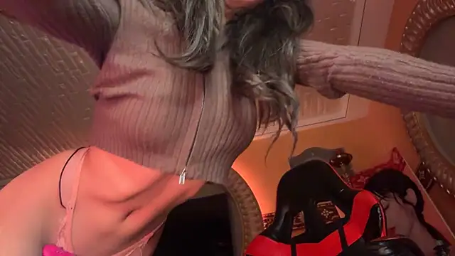 Snapshot of ORLA86 chatting on 02-22-25, 02:28 ORLA86 online show from 02-22-25, 02:28