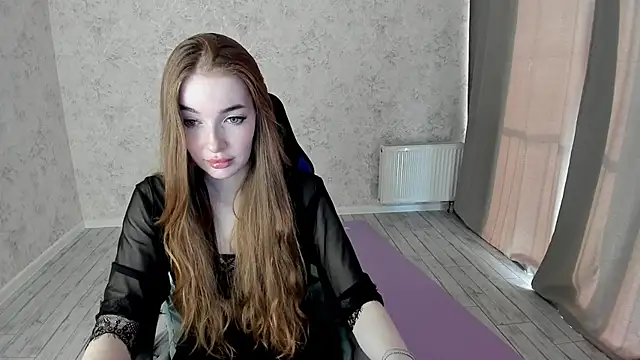 Snapshot of LissaCain chatting on 03-10-25, 03:45 LissaCain online show from 03-10-25, 03:45