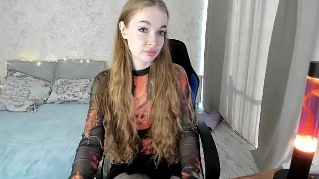 Snapshot of LissaCain chatting on 09-21-25, 04:58 LissaCain online show from 09-21-25, 04:58