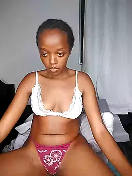 Bella kiki online show from 01-05-25, 08:21