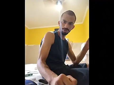 UncutToyBoy23cm online show from 01-13-26, 10:53