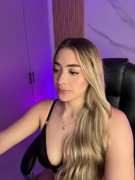 kyliejoness online show from 07-20-26, 02:48