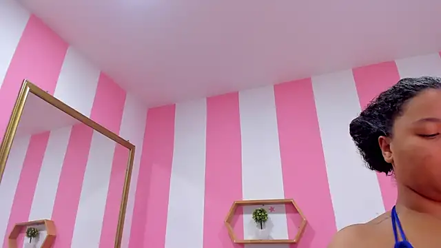 ISABELLA 020 online show from 10-24-25, 01:29