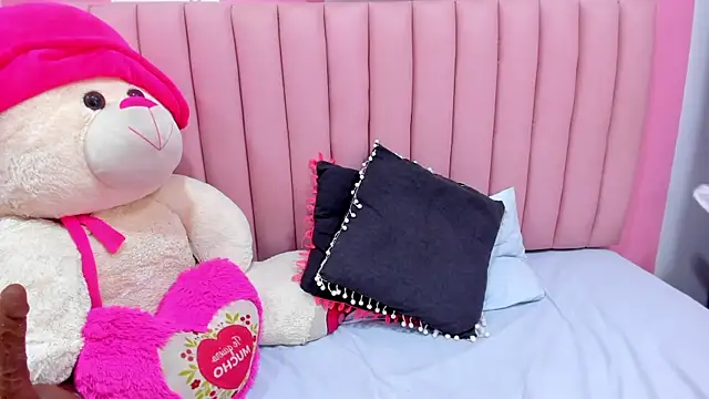 ISABELLA 020 online show from 10-30-25, 02:02