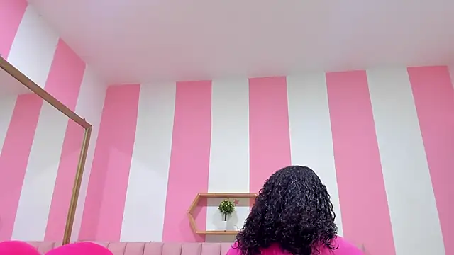 ISABELLA 020 online show from 11-10-25, 01:21