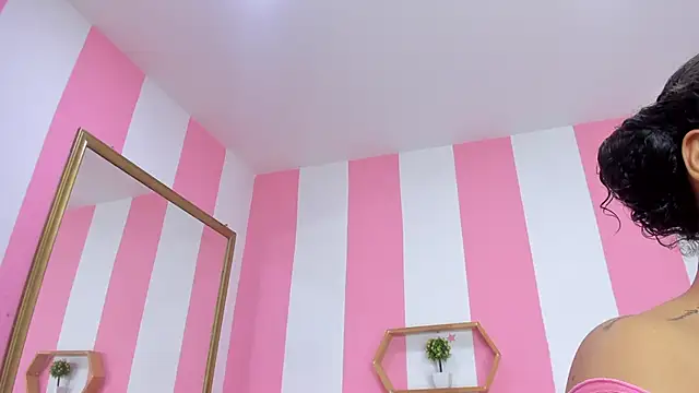 ISABELLA 020 online show from 02-25-26, 01:21