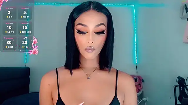 Snapshot of _Riannagarcia_ chatting on 10-23-25, 03:17 Riannagarcia online show from 10-23-25, 03:17