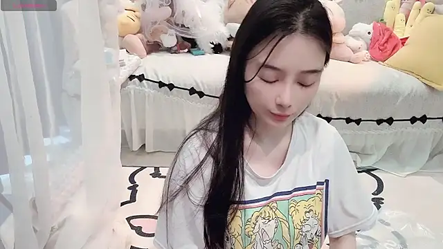 AKiKi711 online show from 05-19-26, 04:41