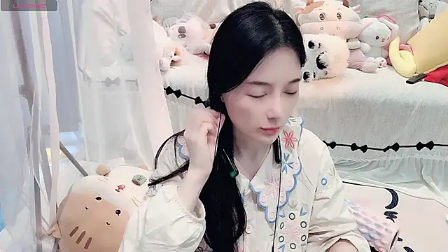 AKiKi711 online show from 06-14-26, 04:47