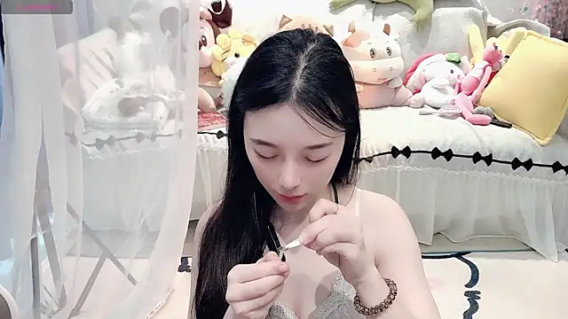 AKiKi711 online show from 06-15-26, 04:58