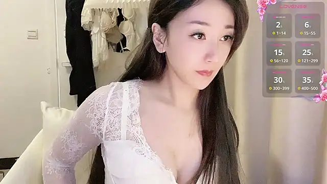 Snapshot of NIna-7 chatting on 02-23-25, 04:39 NIna-7 online show from 02-23-25, 04:39