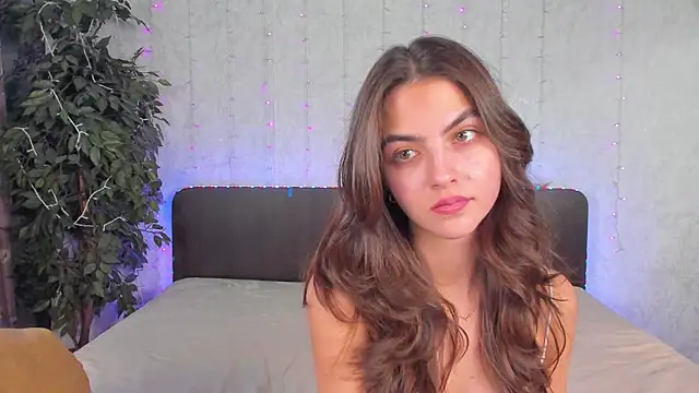 Snapshot of Milana_Crystal_ chatting on 12-09-24, 08:11 Milana Crystal online show from 12-09-24, 08:11
