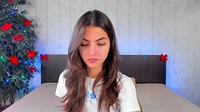 Snapshot of Milana_Crystal_ chatting on 01-13-25, 08:15 Milana Crystal online show from 01-13-25, 08:15