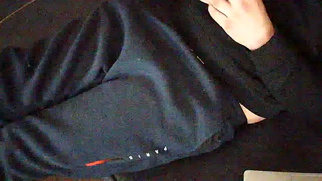 Snapshot of kiksnap-meistro5 chatting on 02-10-26, 03:38 kiksnap-meistro5 online show from 02-10-26, 03:38