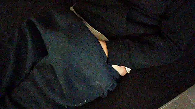 Snapshot of kiksnap-meistro5 chatting on 03-10-26, 05:40 kiksnap-meistro5 online show from 03-10-26, 05:40