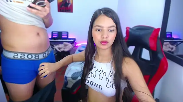 jessi and boy online show from 11-13-25, 04:17