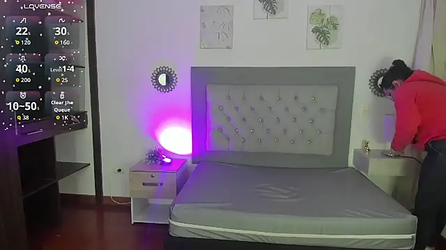 Kylie2211 online show from 09-18-25, 02:57