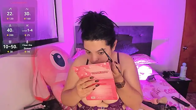 Kylie2211 online show from 05-25-26, 02:06