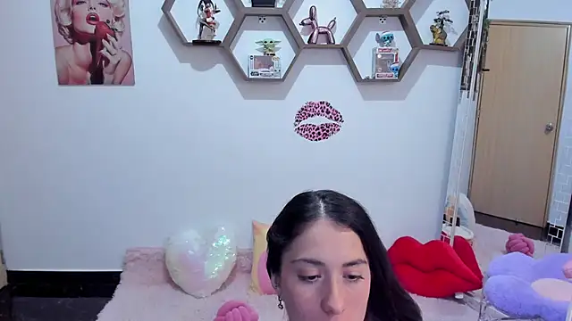 Snapshot of SharonSander chatting on 05-15-26, 10:50 SharonSander online show from 05-15-26, 10:50