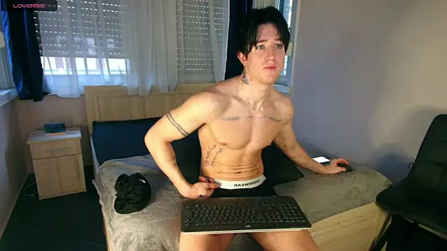 ChristianLevine  online show from 02-10-26, 06:06