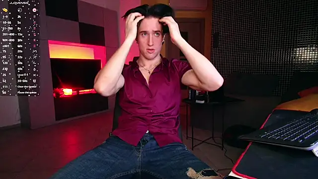 ChristianLevine  online show from 06-18-26, 04:13