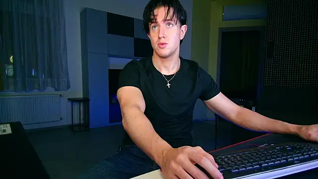 ChristianLevine  online show from 07-23-26, 06:39