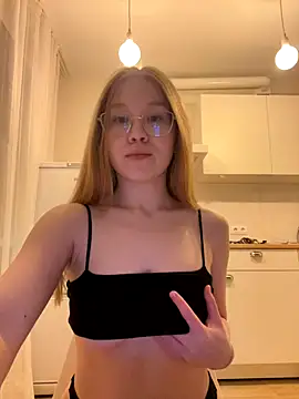 Eva Weyne online show from 11-16-25, 07:19