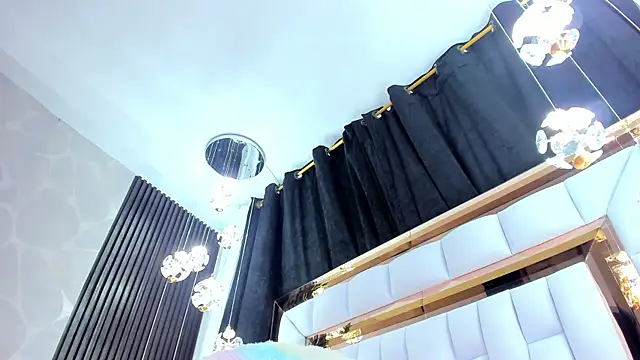 Snapshot of SarayRoyse chatting on 03-06-25, 10:26 SarayRoyse online show from 03-06-25, 10:26