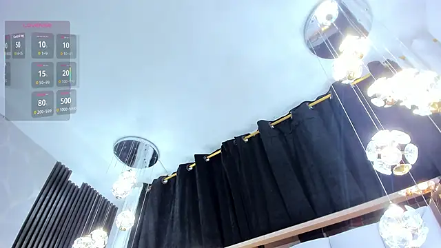 Snapshot of SarayRoyse chatting on 10-16-25, 07:37 SarayRoyse online show from 10-16-25, 07:37