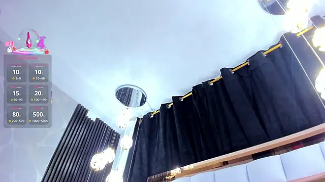 Snapshot of SarayRoyse chatting on 10-29-25, 07:37 SarayRoyse online show from 10-29-25, 07:37