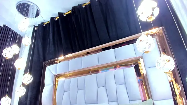 Snapshot of SarayRoyse chatting on 10-30-25, 07:36 SarayRoyse online show from 10-30-25, 07:36