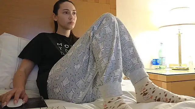 Mr-and-Mrs-Smith online show from 03-11-25, 05:24