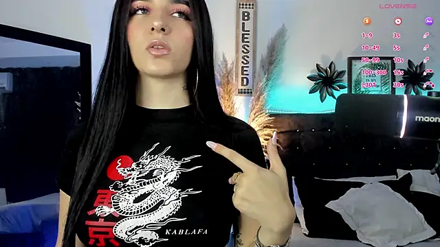 Snapshot of devlin_violett chatting on 02-26-25, 03:42 devlin violett online show from 02-26-25, 03:42