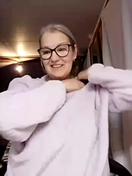 irinamaux online show from 11-06-25, 06:25