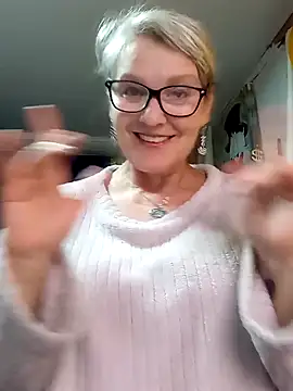 irinamaux online show from 04-17-26, 02:09