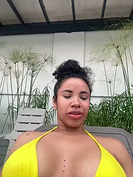 Snapshot of Brunettexio chatting on 01-24-25, 10:08 Brunettexio online show from 01-24-25, 10:08