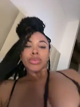 Snapshot of Brunettexio chatting on 02-22-25, 05:02 Brunettexio online show from 02-22-25, 05:02