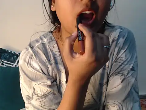 Freya nia online show from 01-10-26, 01:57