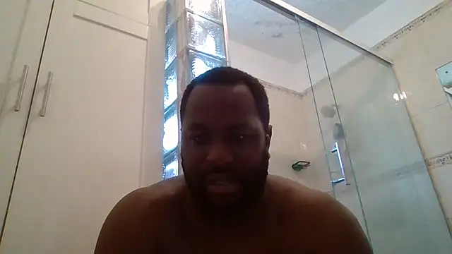Snapshot of Bighood_T chatting on 06-16-26, 06:54 Bighood T online show from 06-16-26, 06:54