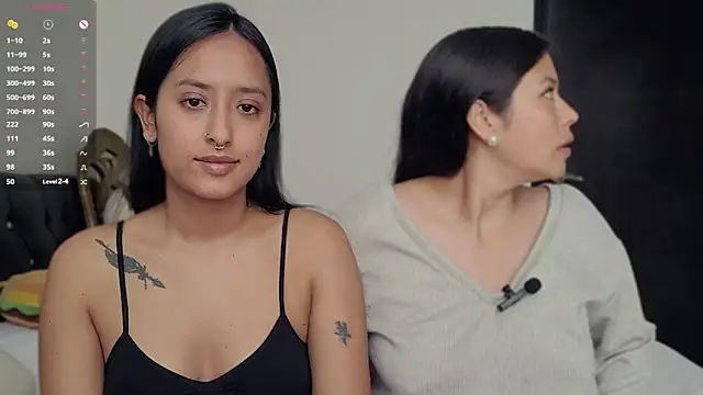 Snapshot of 2SummerLove1 chatting on 12-27-24, 02:33 2SummerLove1 online show from 12-27-24, 02:33