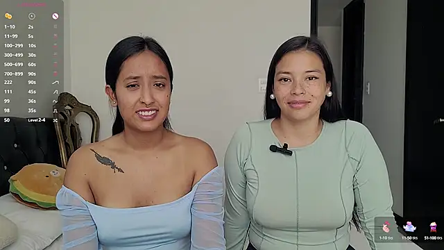 Snapshot of 2SummerLove1 chatting on 01-18-25, 07:15 2SummerLove1 online show from 01-18-25, 07:15