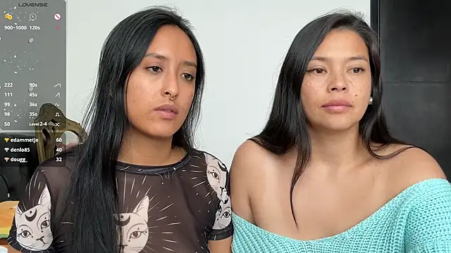 Snapshot of 2SummerLove1 chatting on 02-19-25, 06:32 2SummerLove1 online show from 02-19-25, 06:32