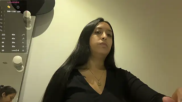 Snapshot of 2SummerLove1 chatting on 02-26-25, 12:27 2SummerLove1 online show from 02-26-25, 12:27