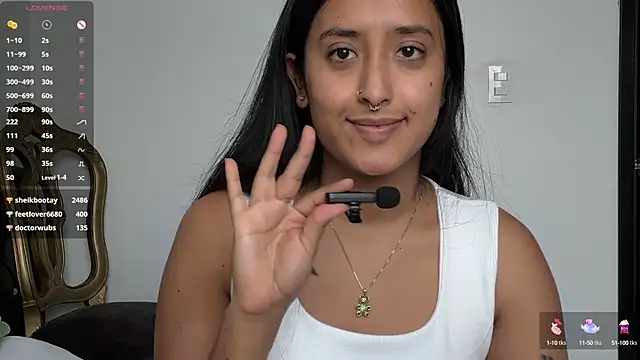 Snapshot of 2SummerLove1 chatting on 03-02-25, 03:48 2SummerLove1 online show from 03-02-25, 03:48