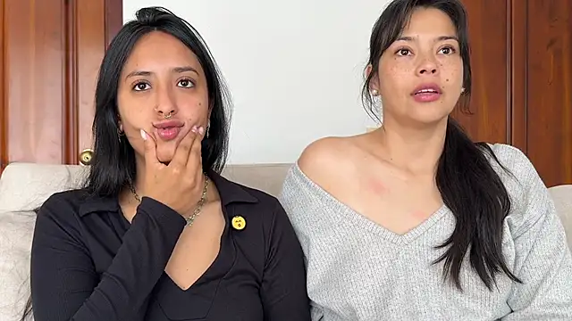 Snapshot of 2SummerLove1 chatting on 10-25-25, 02:02 2SummerLove1 online show from 10-25-25, 02:02