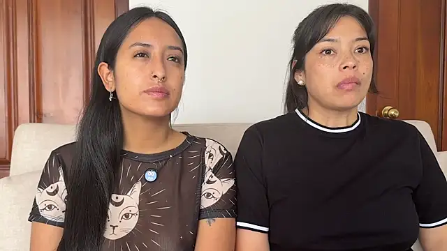 Snapshot of 2SummerLove1 chatting on 10-27-25, 01:59 2SummerLove1 online show from 10-27-25, 01:59